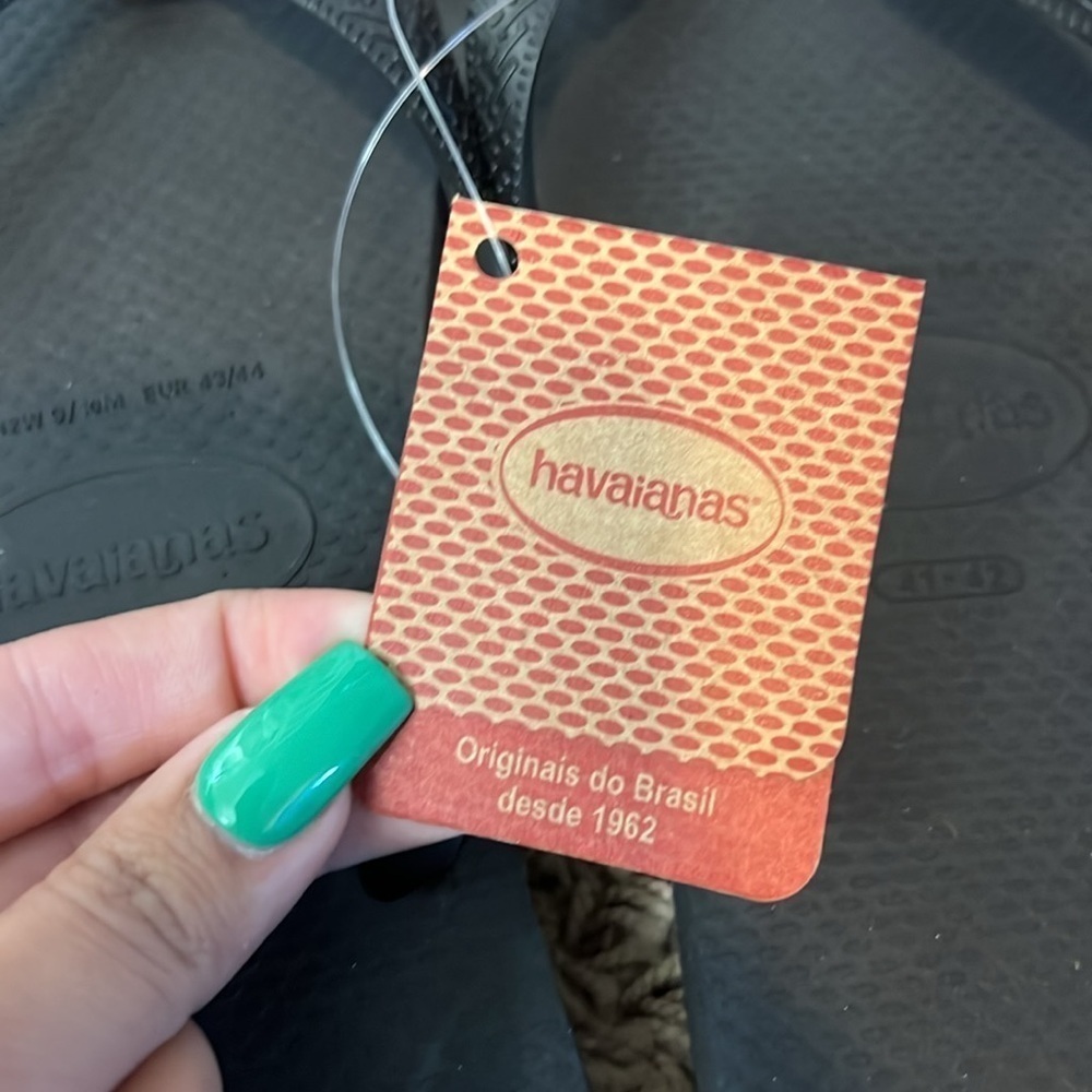 Havaianas Black Classic Thong Flip Flops available in multiple sizes - Picture 3 of 5